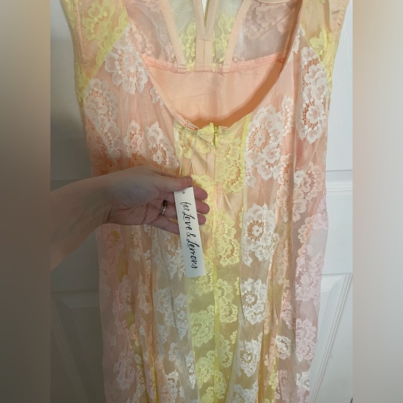 NWT For Love & Lemons Blossom Maxi Dress Size Medium In Color Multi - Picture 7 of 11